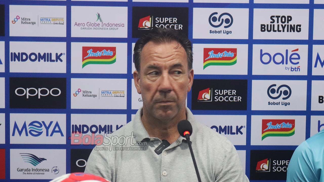 Di Tengah Derbi Mataram, Pelatih PSIM dan Persis Asal Belanda Nge-Chill dan Minum Bersama