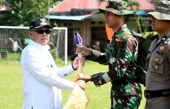 Bupati Gorontalo Puji Kinerja TMMD di Desa Tonala