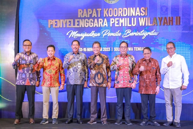 Wamendagri Akhmad Wiyagus Ungkap 5 Rahasia Integritas Penyelenggara Pemilu, Nomor 3 Paling Sulit!